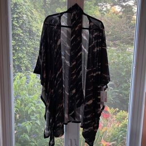 Lularoe Savannah Wrap